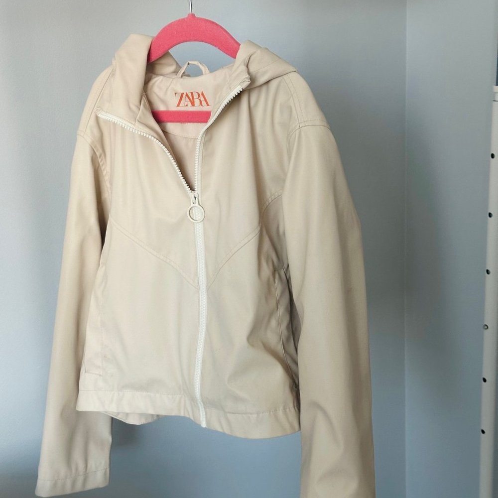 Girl Zara Raincoat Size 8 (run small)